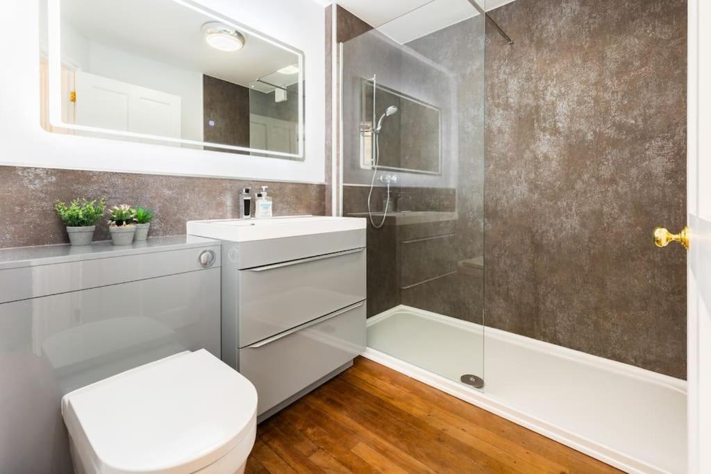 Fabulous Ground Floor Apartment. Great Malvern Luaran gambar