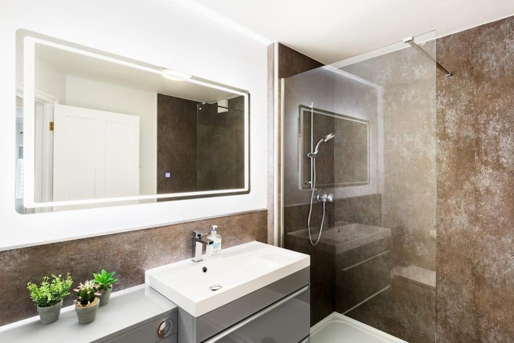 Fabulous Ground Floor Apartment. Great Malvern Luaran gambar